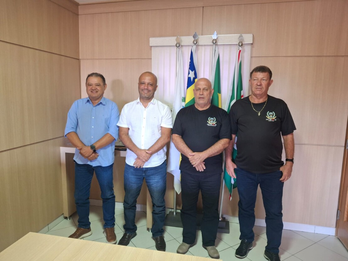 Diretoria Da ACS Recebe Visita Do Vereador Vitor Hugo